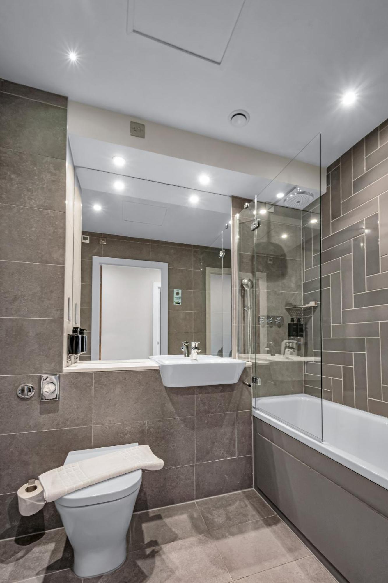 Roomzzz Leeds City Εξωτερικό φωτογραφία